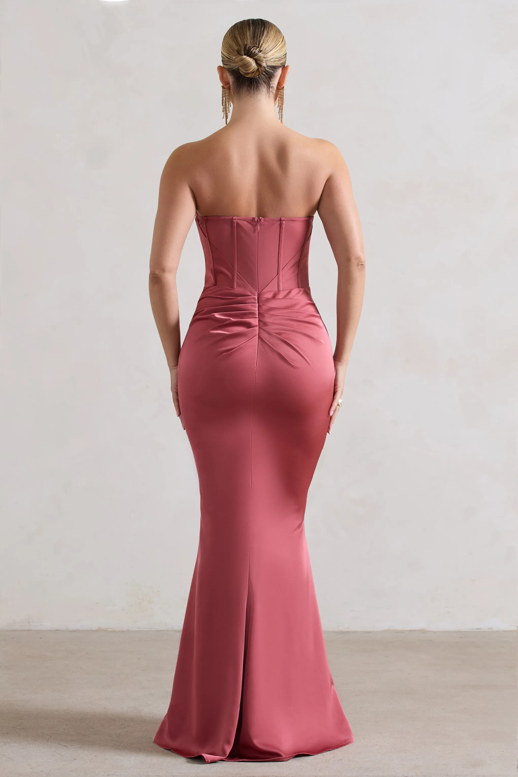 Ardelle | Robe longue en satin rose à corset et torsadée