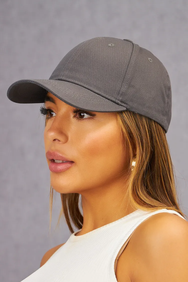 Casquette gris foncé