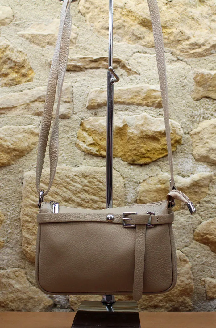 Pochette en cuir taupe à prix cassée