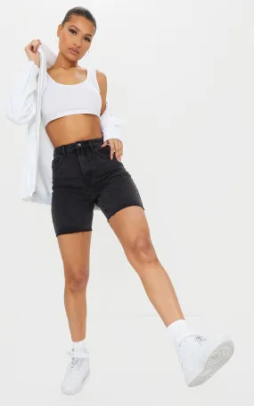 PRETTYLITTLETHING Short en jean long ajusté noir